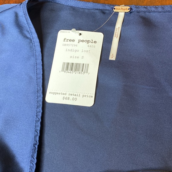 Free People Midnight Blue Blouson Sleeve Blouse with Deep V-Neck Sz Small - Picture 10 of 14